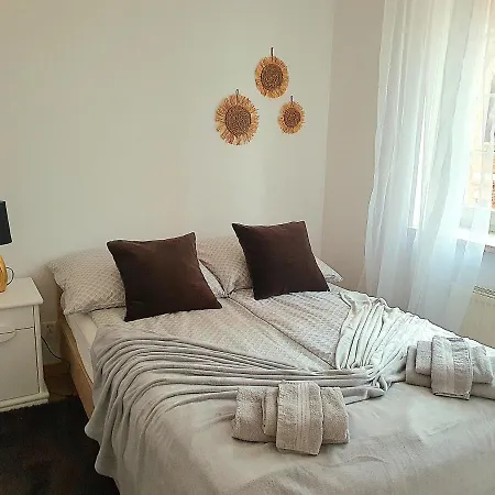 Apartment Trzy Sypialnie Stare