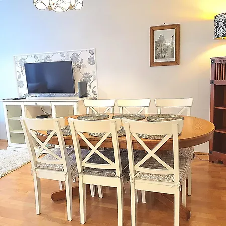 Trzy Sypialnie Stare Apartment