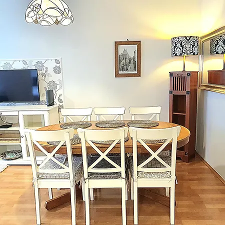 Trzy Sypialnie Stare Апартаменты