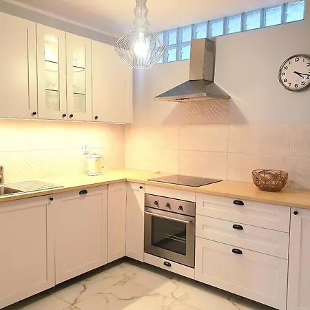 Trzy Sypialnie Stare Apartment